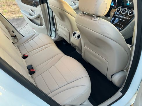 Used 2021 Mercedes-Benz GLC 300 image 8