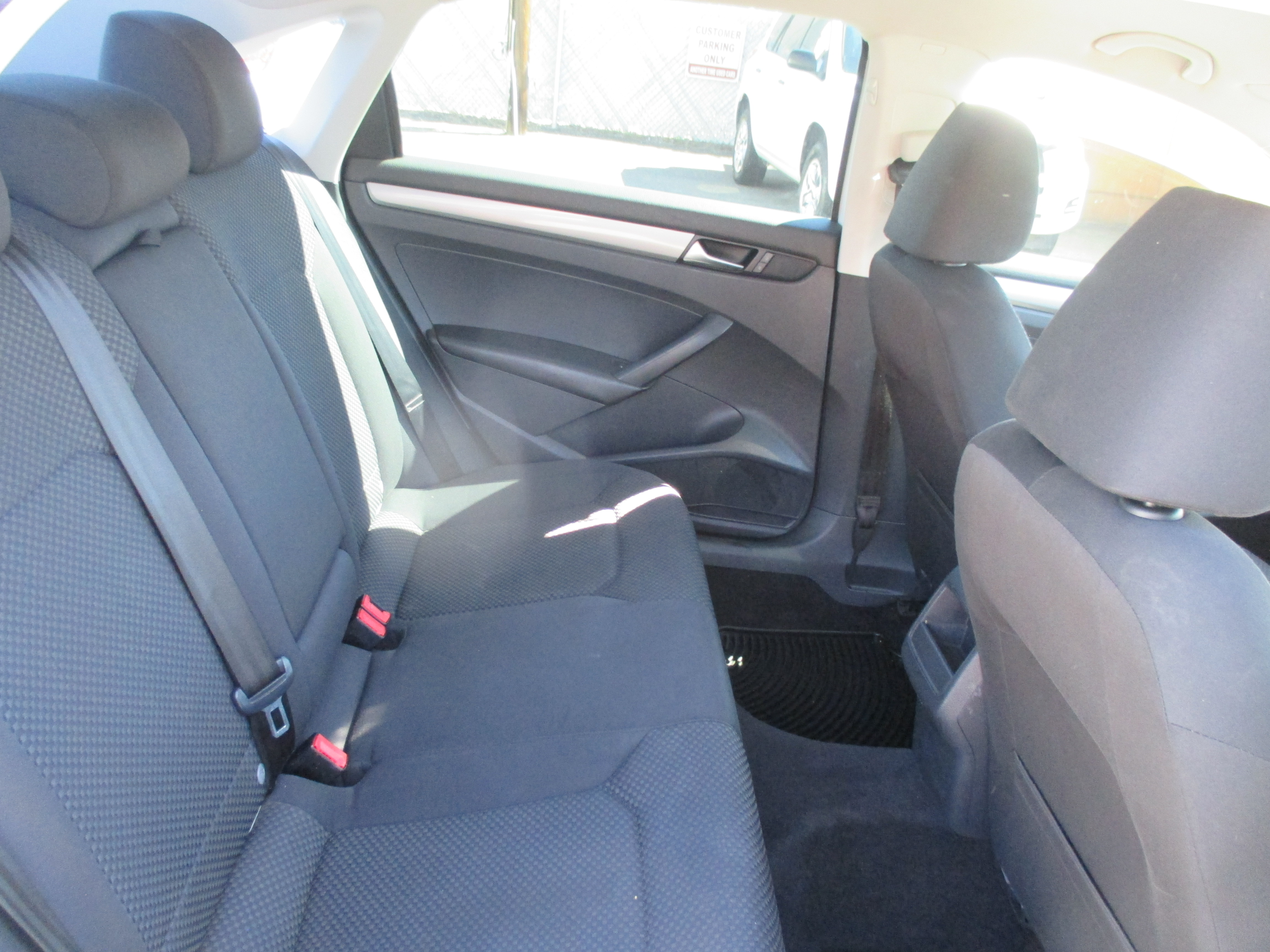 Used 2013 Volkswagen Passat 2.0T SEL Premium FWD image 9