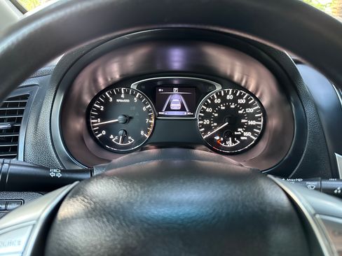 Used 2016 Nissan Altima 2.5 SV image 12