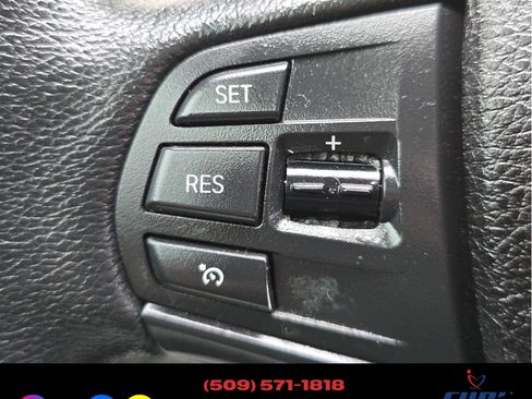 Used 2017 BMW 320i xDrive image 14