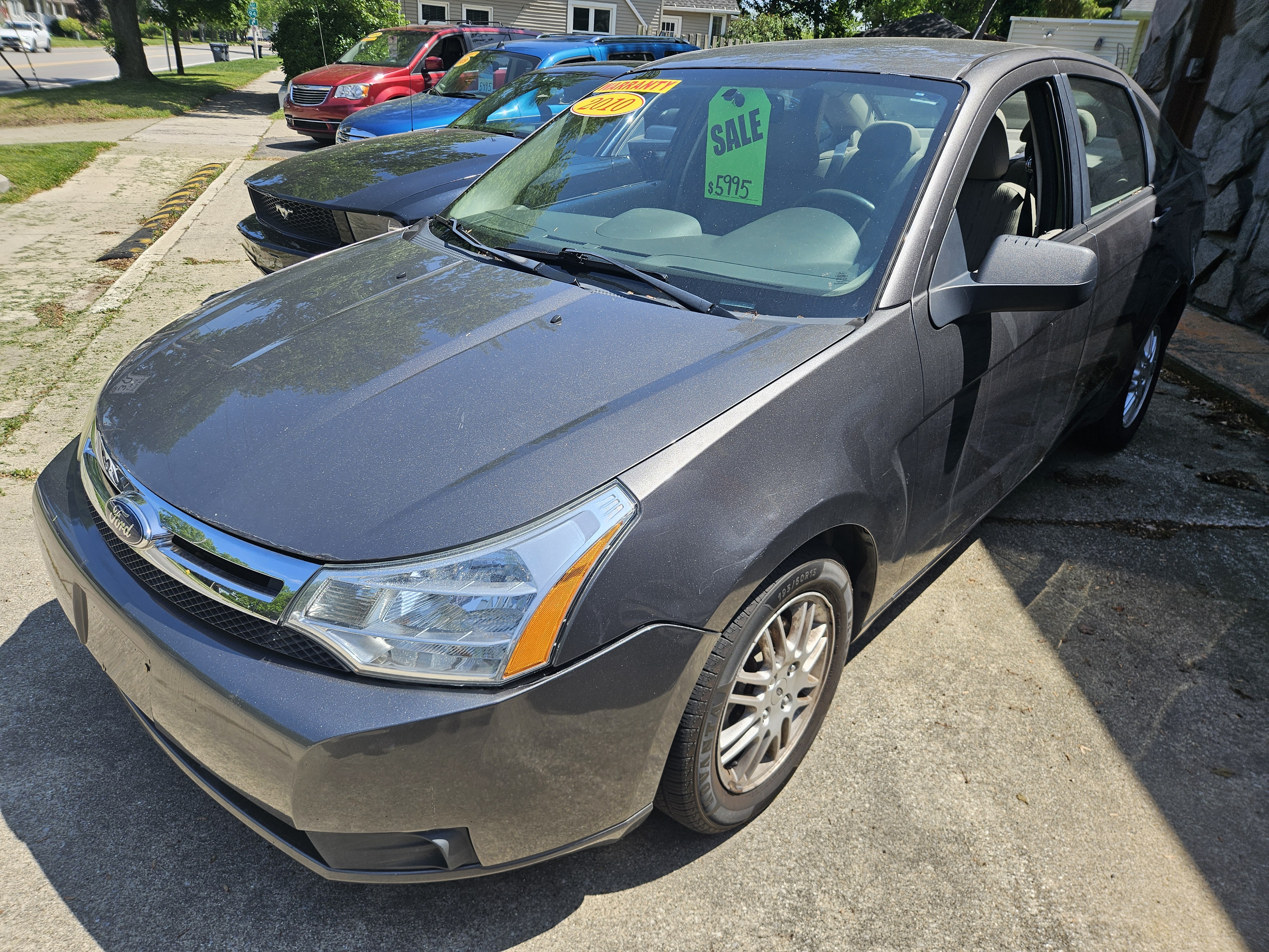 Used 2010 Ford Focus SE Sedan FWD image 2