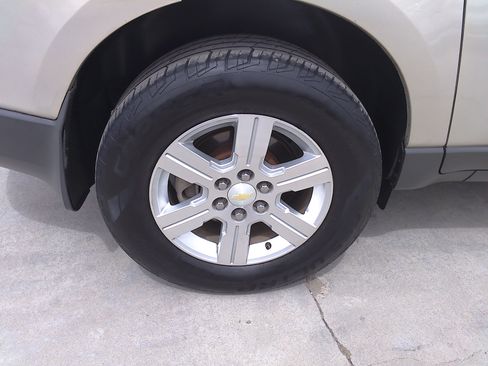Used 2012 Chevrolet Traverse LT FWD image 37
