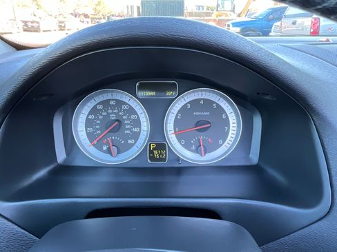 Used 2011 Volvo C70 T5 image 11