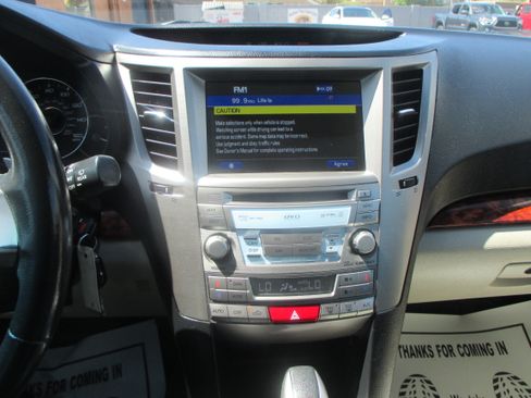 Used 2011 Subaru Outback 3.6R Limited AWD/4WD image 8