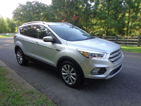 Used 2017 Ford Escape 4WD Titanium image 1