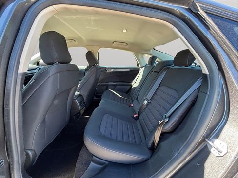 Used 2020 Ford Fusion SE image 34