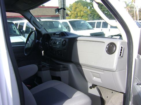 Used 2014 Ford E-250 and Econoline 250 image 10