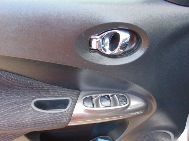 Used 2013 Nissan Juke S FWD image 13