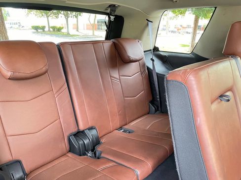 Used 2015 Cadillac Escalade Premium Luxury Platinum image 18