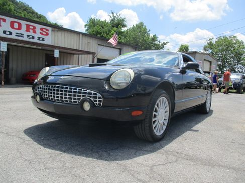 Used 2005 Ford Thunderbird 50th Anniversary RWD image 3