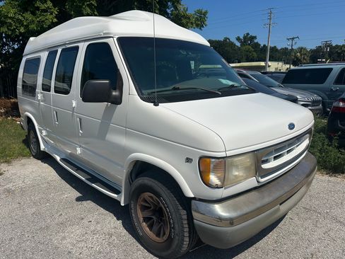 Used 1997 Ford E-150 and Econoline 150 image 4