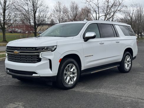 Used 2022 Chevrolet Suburban Premier image 2