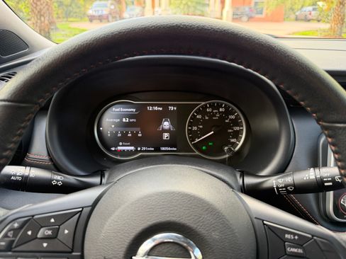 Used 2020 Nissan Kicks SR FWD image 11