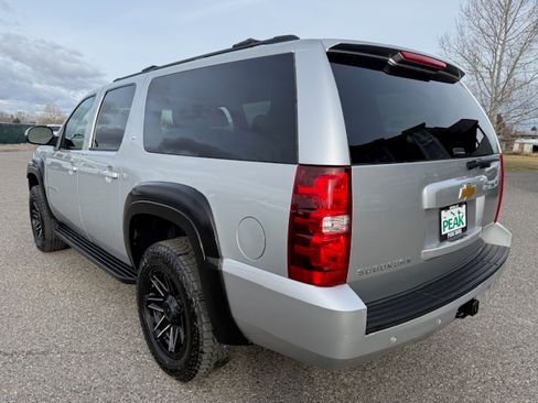 Used 2014 Chevrolet Suburban LT image 3