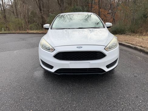 Used 2015 Ford Focus SE image 6