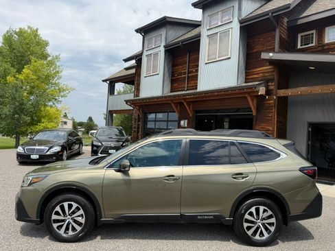 Used 2020 Subaru Outback Premium AWD/4WD image 2