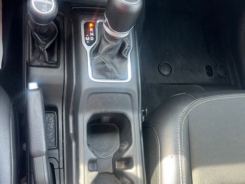 Used 2020 Jeep Wrangler Freedom Edition image 15