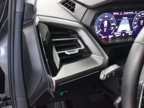 Used 2023 Audi Q4 e-tron Premium RWD image 19