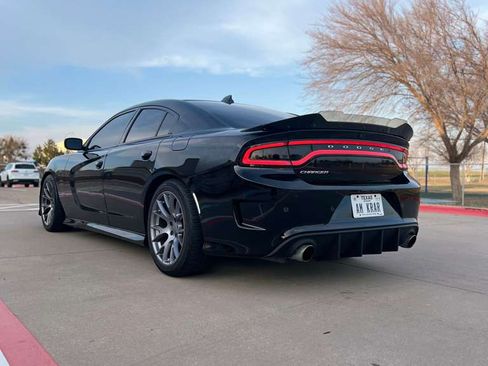 Used 2018 Dodge Charger Daytona Scat Pack RWD image 11