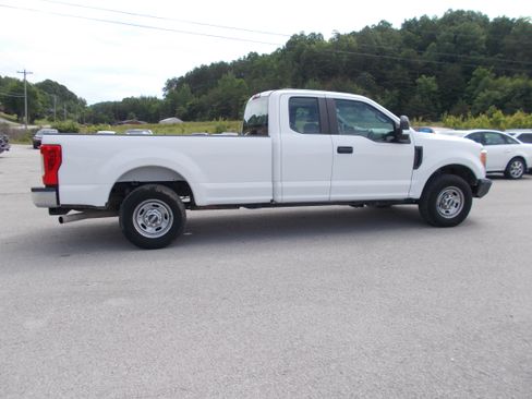 Used 2019 Ford F250 2WD SuperCab Super Duty image 3