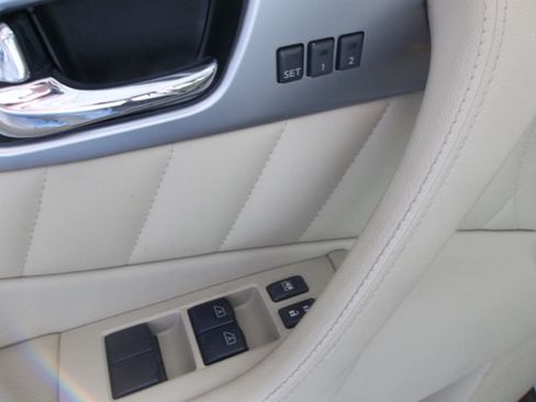 Used 2011 INFINITI FX35 AWD image 7