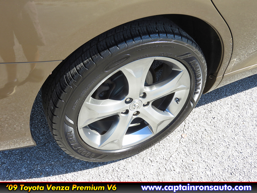 Used 2009 Toyota Venza FWD image 15