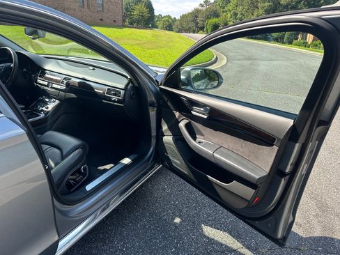 Used 2012 Audi A8 L 4.2 image 9