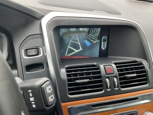 Used 2017 Volvo XC60 T5 Inscription image 17