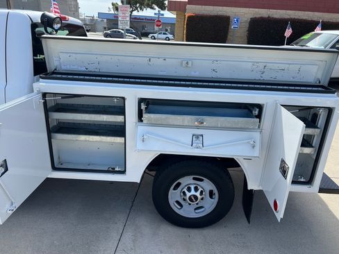 Used 2011 GMC Sierra 2500 W/T image 8