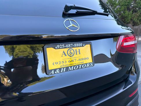 Used 2018 Mercedes-Benz GLC 43 AMG 4MATIC image 31