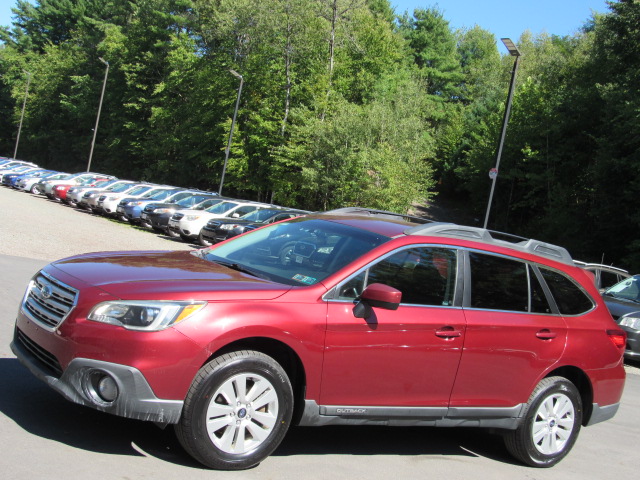 Used 2016 Subaru Outback 2.5i Premium AWD/4WD image 2
