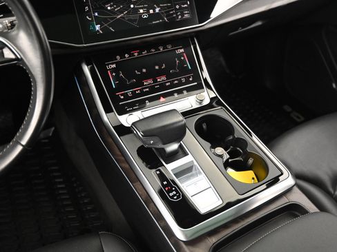 Used 2019 Audi Q8 Prestige image 24