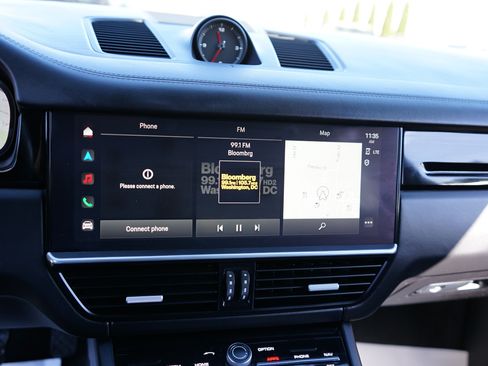 Used 2022 Porsche Cayenne image 27