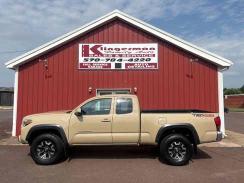 Used 2017 Toyota Tacoma 4x4 Access Cab image 1