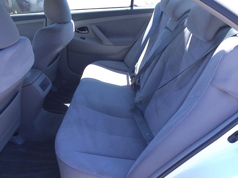 Used 2011 Toyota Camry LE image 8