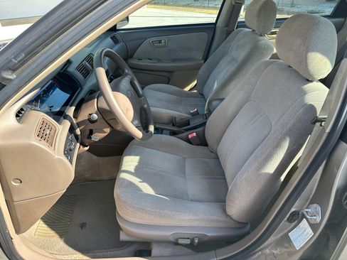 Used 2001 Toyota Camry UNAVAIL FWD image 9