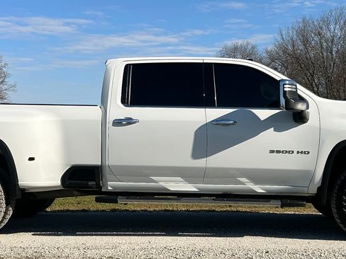 Used 2021 Chevrolet Silverado 3500 LTZ image 3