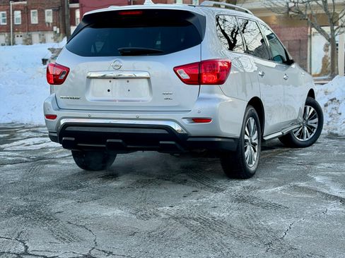 Used 2019 Nissan Pathfinder SL image 5