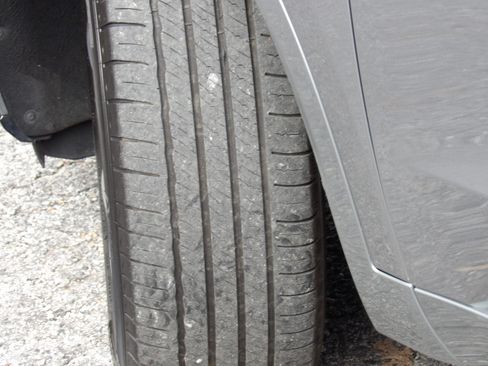 Used 2025 Cadillac XT6 Premium Luxury image 15