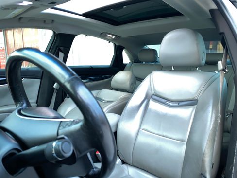 Used 2013 Cadillac XTS Premium image 7