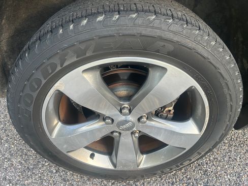 Used 2014 Jeep Grand Cherokee 2WD Limited image 17