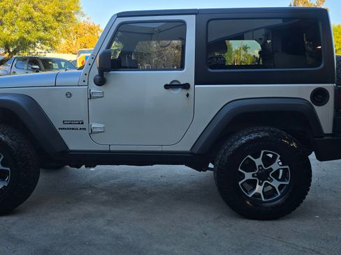 Used 2012 Jeep Wrangler Sport image 12