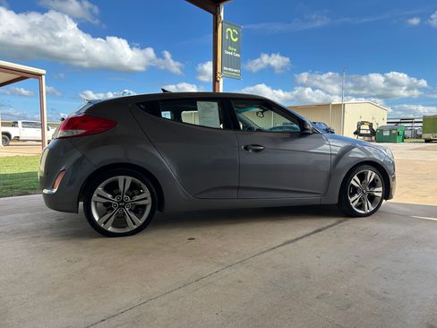 Used 2013 Hyundai Veloster UNAVAIL FWD image 6