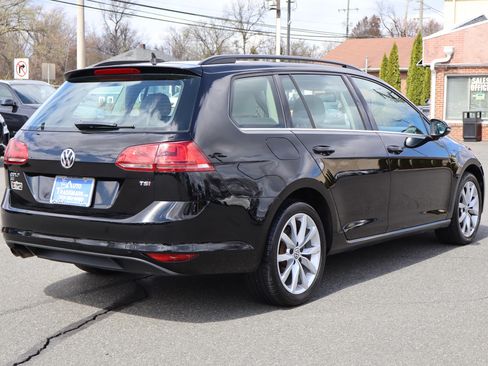 Used 2016 Volkswagen Golf SE image 8