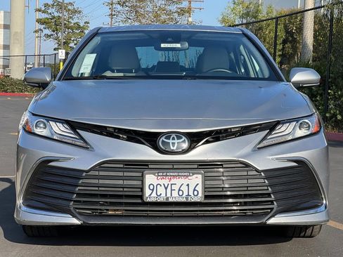 Used 2022 Toyota Camry XLE image 10