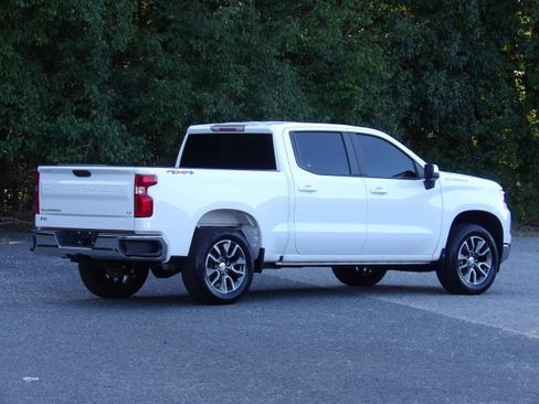 Used 2024 Chevrolet Silverado 1500 4x4 Crew Cab LT image 7