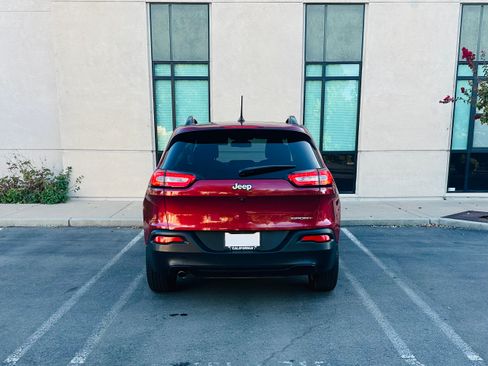 Used 2017 Jeep Cherokee FWD Sport image 6