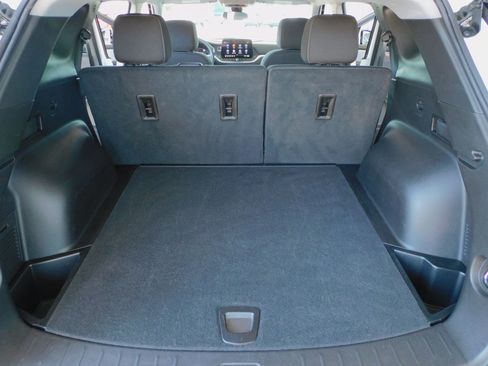 Used 2025 Chevrolet Blazer FWD LT w/ 2LT image 17