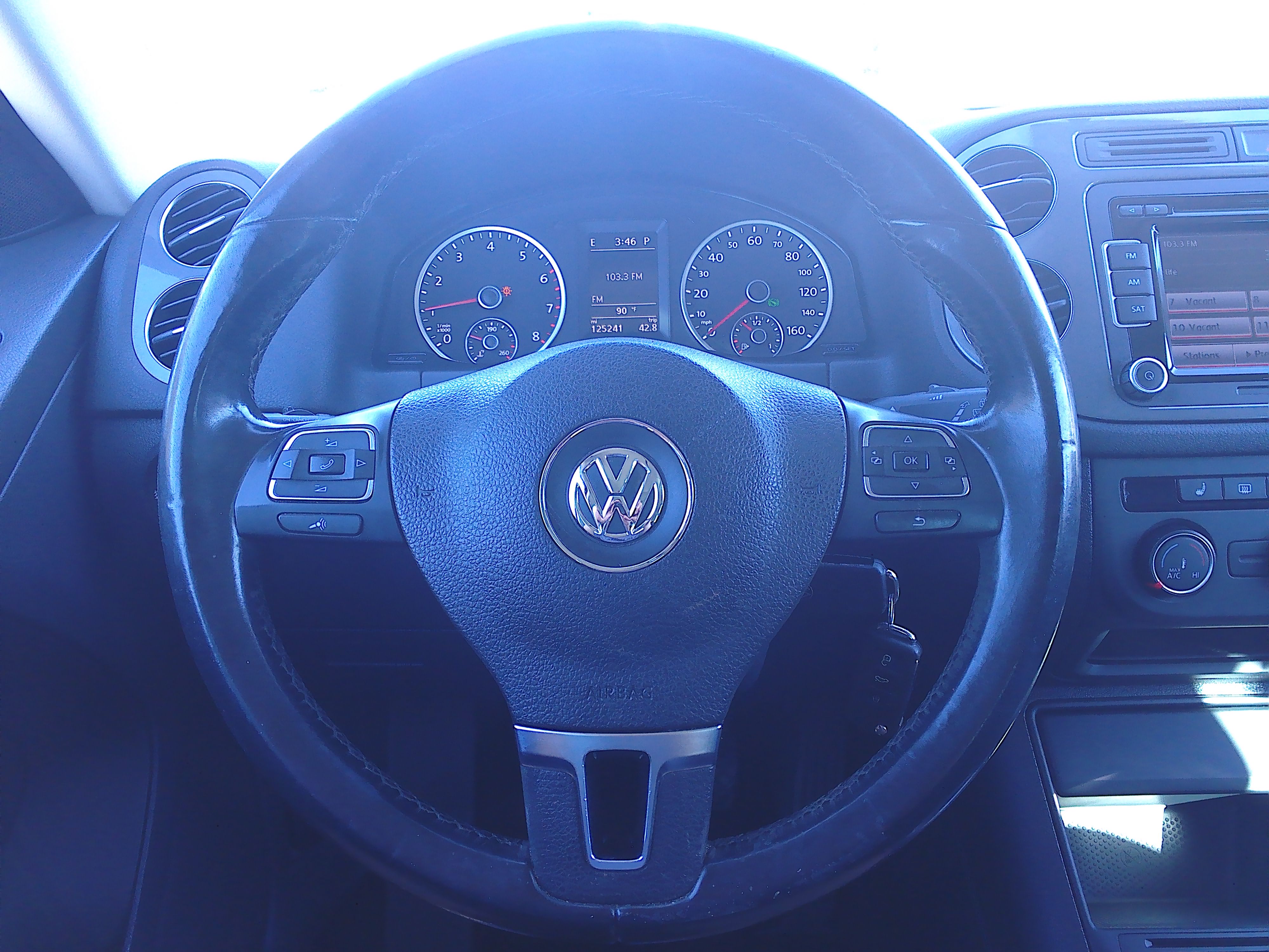 Used 2013 Volkswagen Tiguan 2.0T S Sport Utility 4D FWD image 24