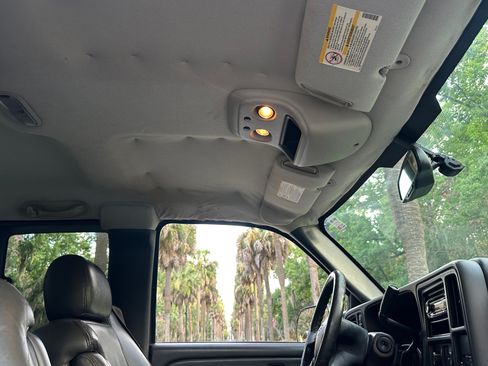 Used 2005 Chevrolet Silverado 2500 4x4 Extended Cab image 34